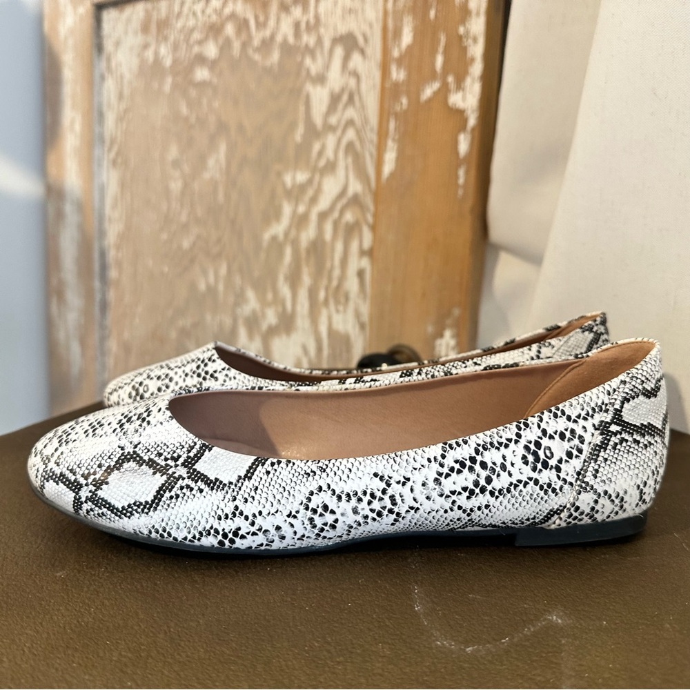 Snake print flats!